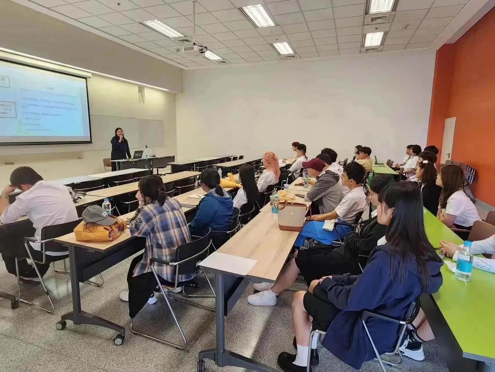 “先头部队”已经下签，8月19日开学！曼谷大学热情欢迎新同学！