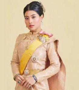 11月13日-17日泰国国王和王后将对中国进行正式访问 11月13日-17日泰国国王和王后将对中国进行正式访问